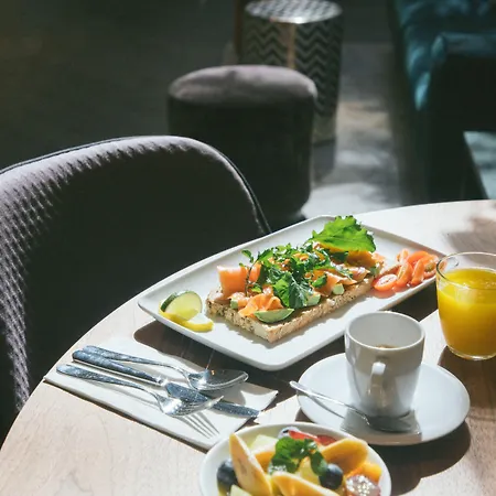 Veintiuno Emblematic - Adults Only 4*