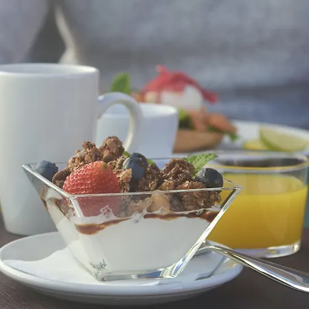 Veintiuno Emblematic - Adults Only