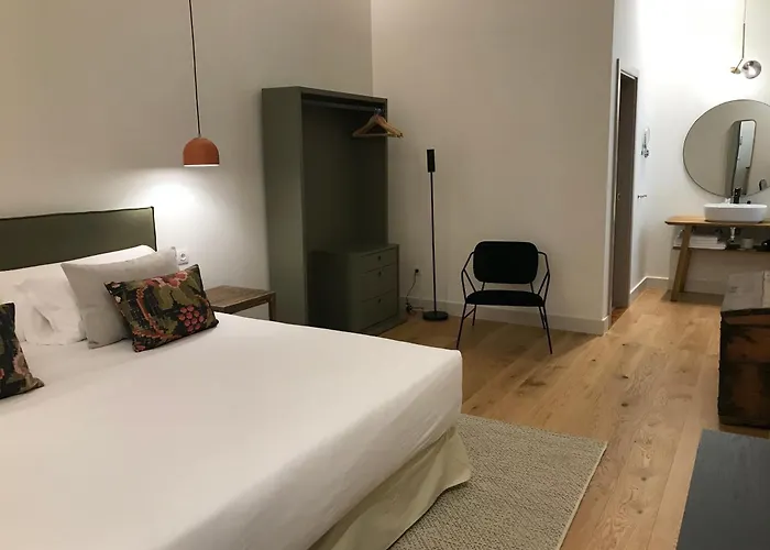 מלון Veintiuno Emblematic Hotels By Airnest (Adults Only) 4*