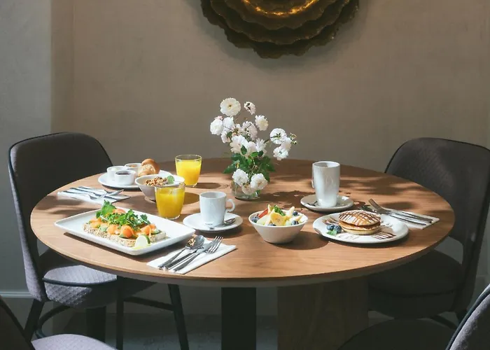 מלון Veintiuno Emblematic Hotels By Airnest (Adults Only) 4*