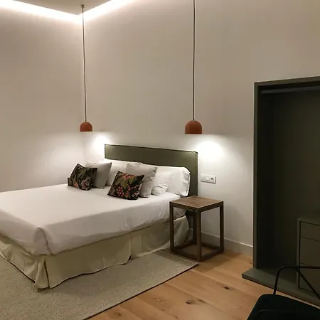 Veintiuno Emblematic - Adults Only